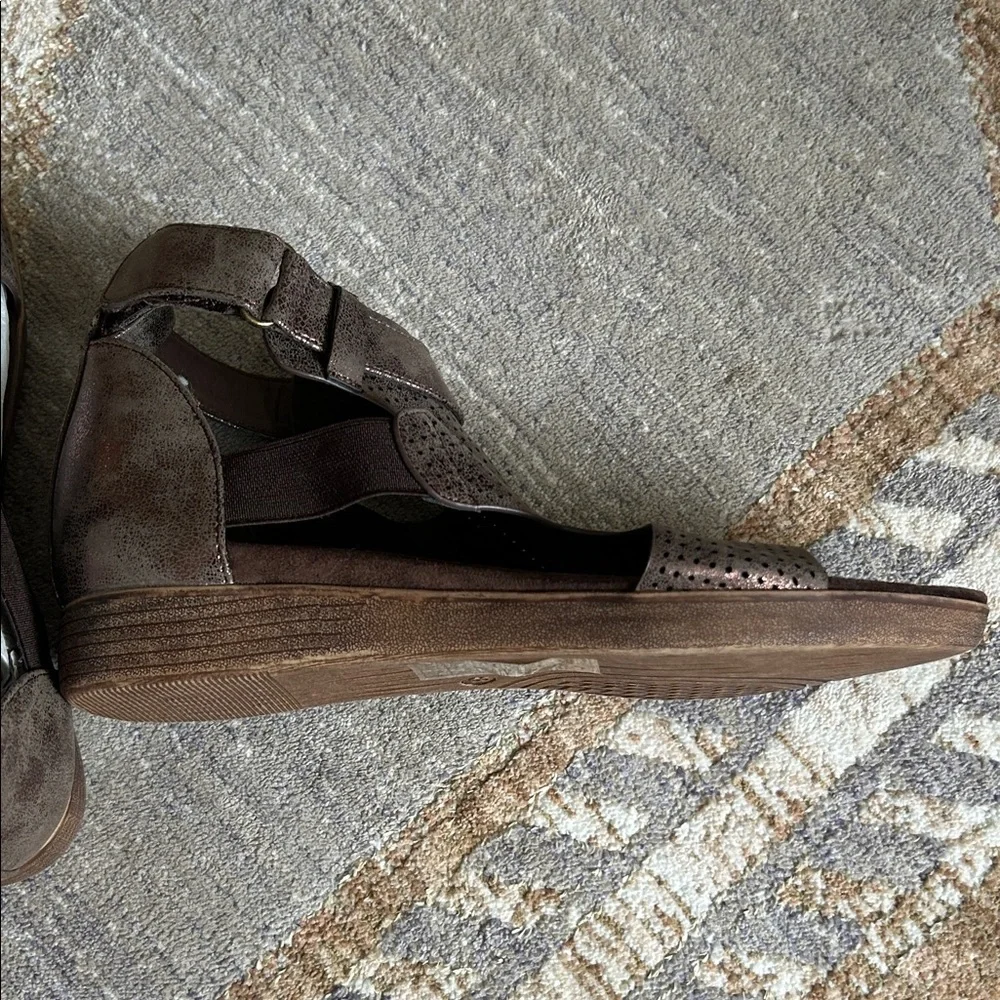 Pierre Dumas Metallic Bronze Perforated Ankle-Strap Sandals Size 8 New!